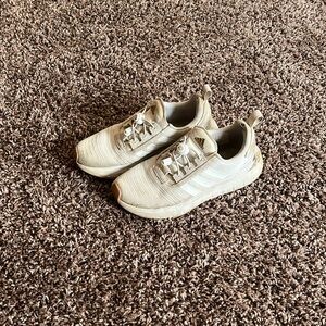 Womens adidas running shoes